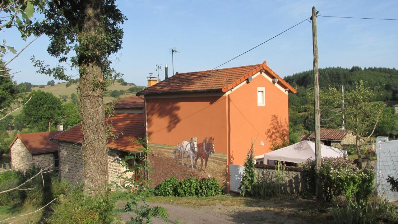 Montagny  La Vache Sur Le Toit Bed & Breakfast エクステリア 写真